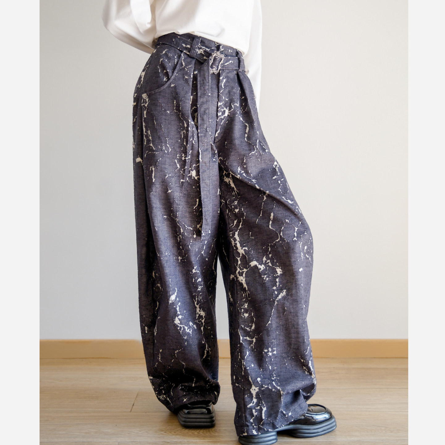 本相织物设计感牛仔烧花香蕉裤闪电纹休闲长裤秋冬宽松阔腿弯刀裤,男装,牛仔裤,淘宝优惠券,粉丝福利购,淘宝优惠卷