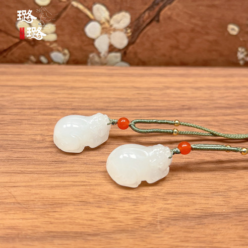 【璐璐的玉器店】和田玉藕粉佛公貔貅平安锁耳饰