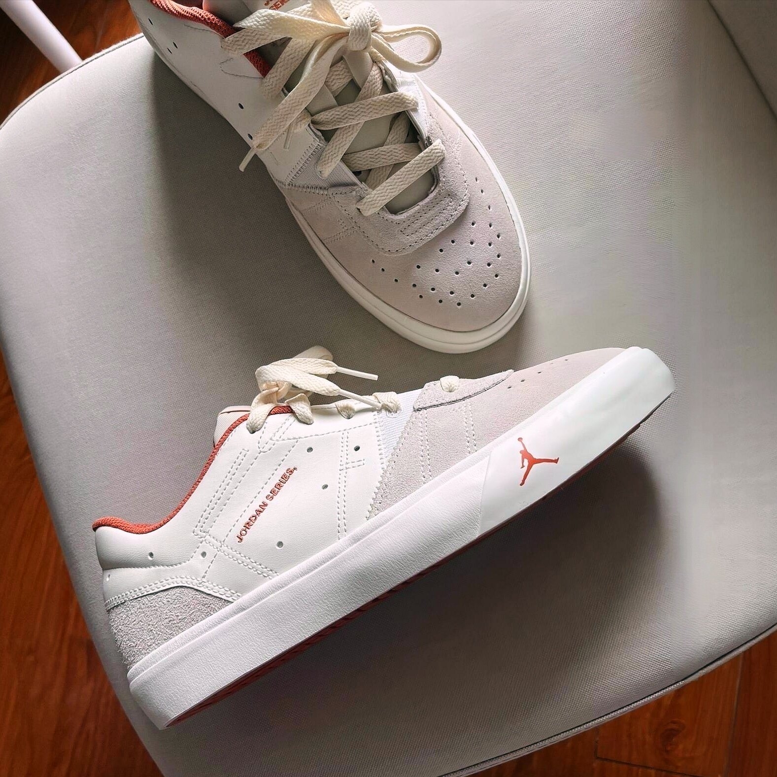 耐克JORDAN SERIES ES AJ灰白色复古轻便休闲低帮板鞋 DN1856-100