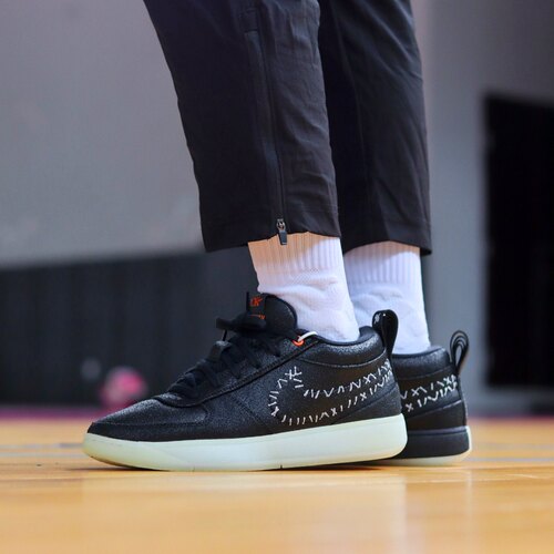 耐克男子防滑缓震篮球鞋