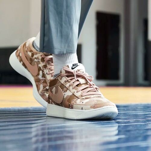 耐克男子低帮迷彩棕篮球鞋