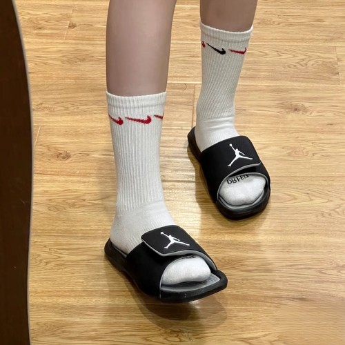 耐克JORDAN运动拖鞋 AJ HYDRO 6 女子魔术贴拖鞋 881474-100 011