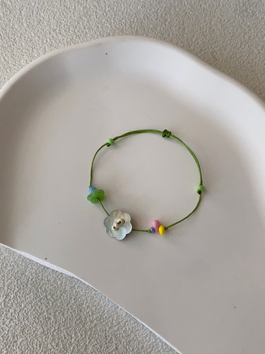 HUYA手作贝壳花朵串珠编织手链小众设计可伸缩编绳手链可爱可沾水