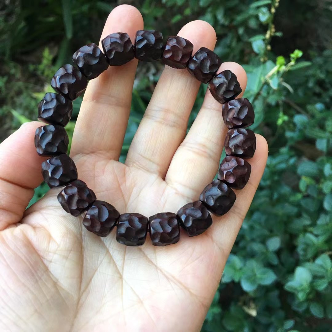 小叶紫檀木锤纹纯手工雕刻手串