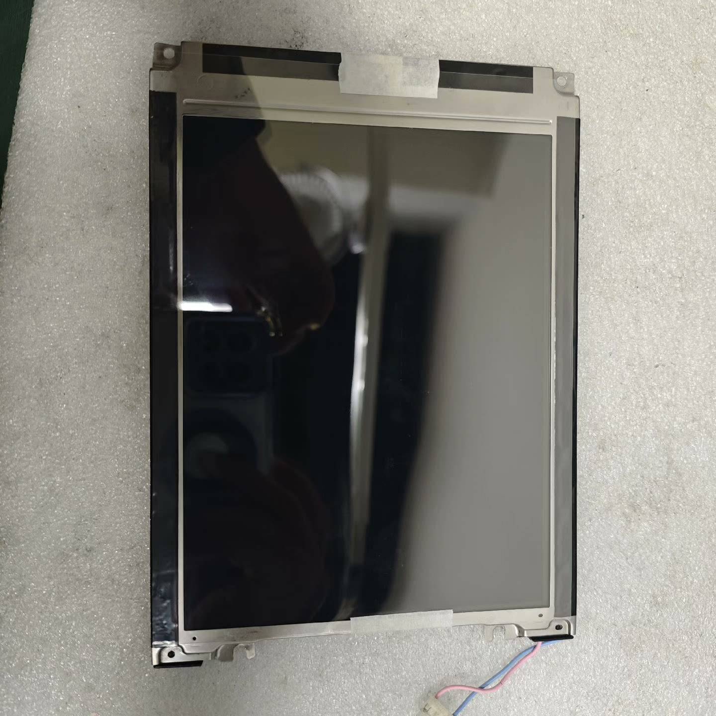 夏普LM8V302 R工业显示屏 ，显议价 维修！！！