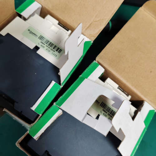 控制继电器 CAD50BDC  24VDC 实物如图议价也可维修