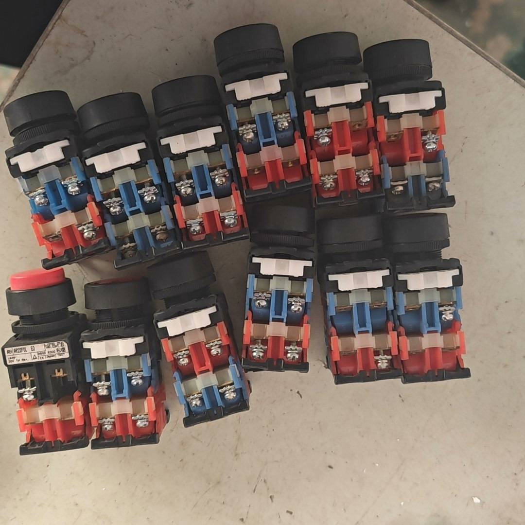 AR22F0L.  E4  E3 AR22PR-3富士开关议价 维修！！！