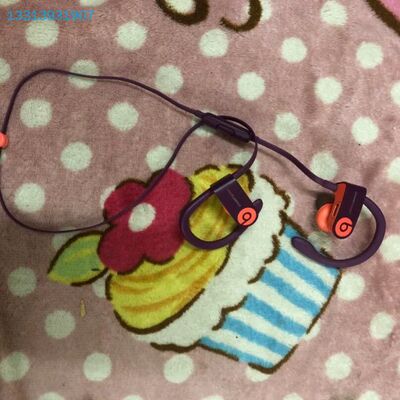 powerbeats3 蓝牙耳机实物拍照 成色如图 议价！！ 可维修