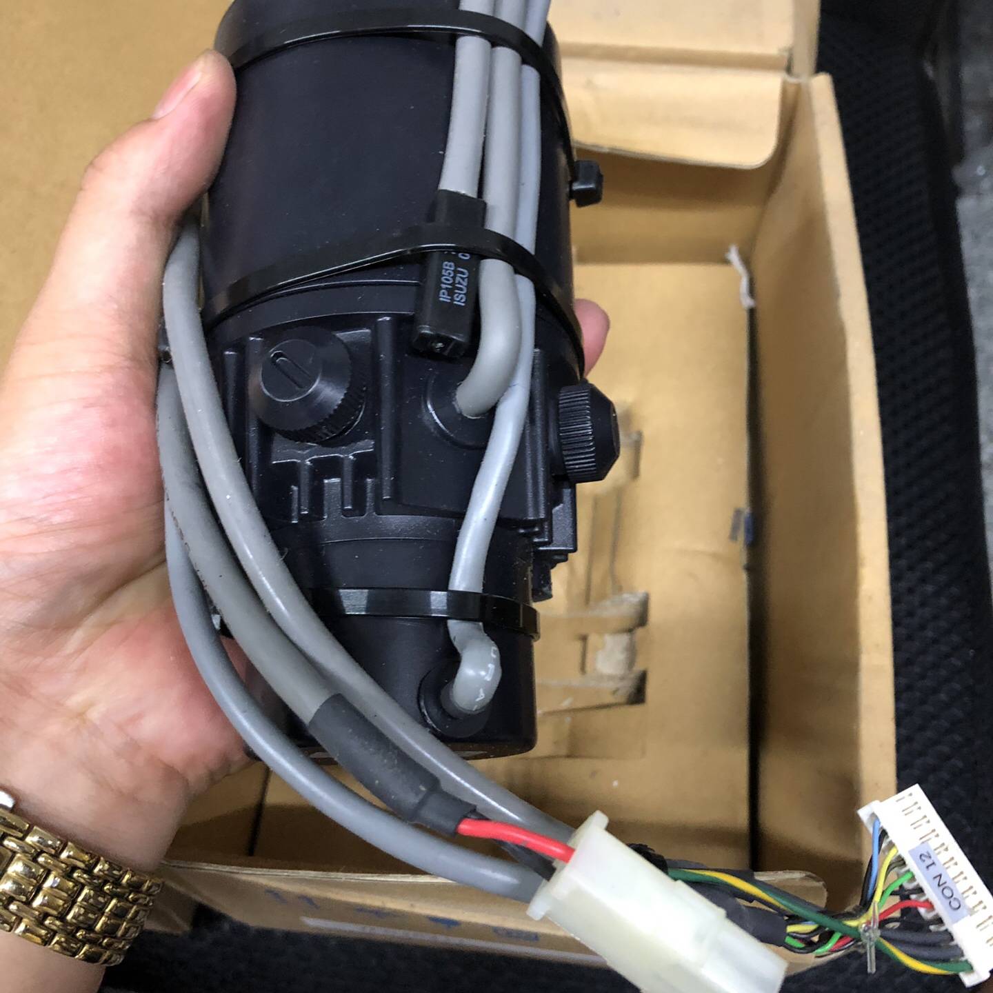 安川 Minertia 伺服电机 UGRMEM-04议价 维修！！！