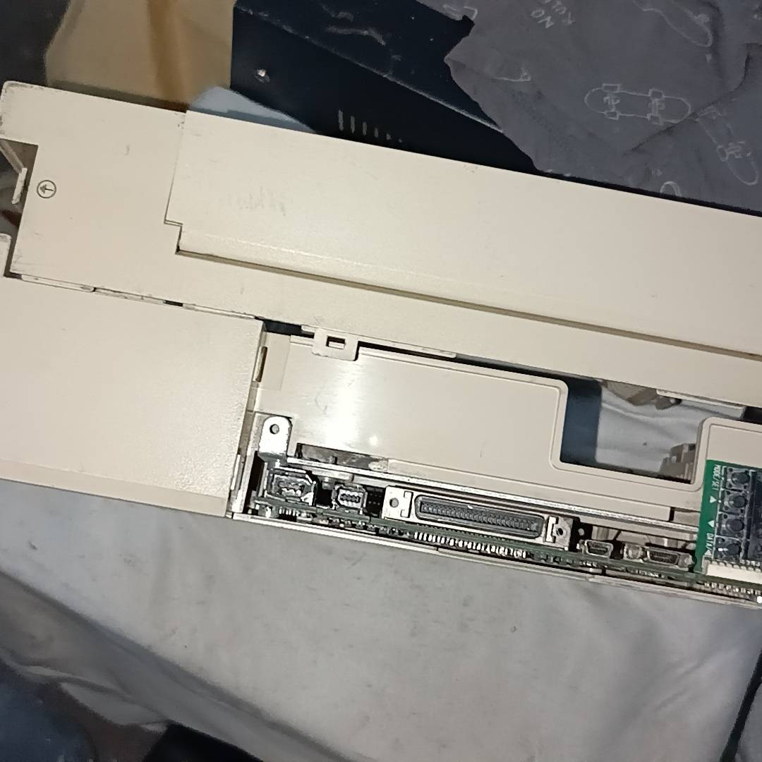 安川伺服器sgdv-330a01a002000 5kw议价 维修!!!