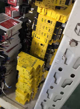 SICK西克安全继电器UE10-2FG2D0  104391议价也可维修