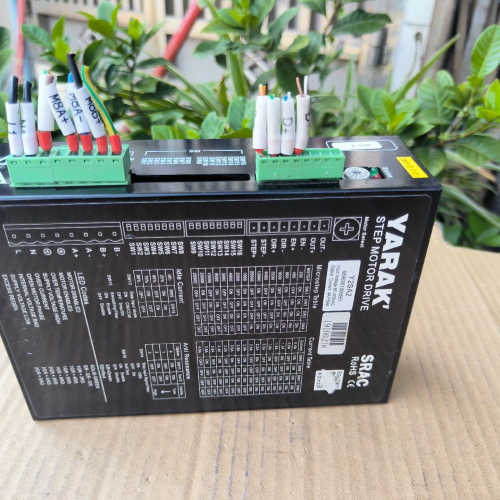 信浓YARAK. 86步进驱动器，型号Y2SA2 . 输议价也可维修