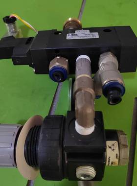 Parker 电磁阀B511BC542C  ，27R114A议价 维修！！！