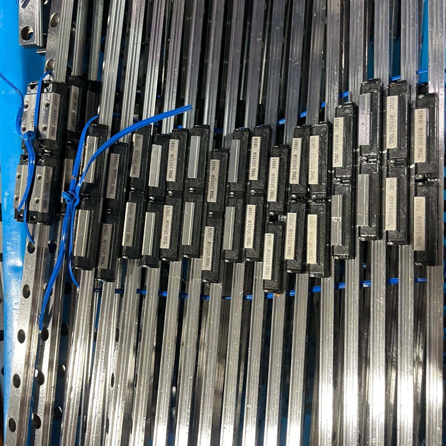 THK SRS 9 XM和SR S 9 M滑块，轨道议价 维修！！！