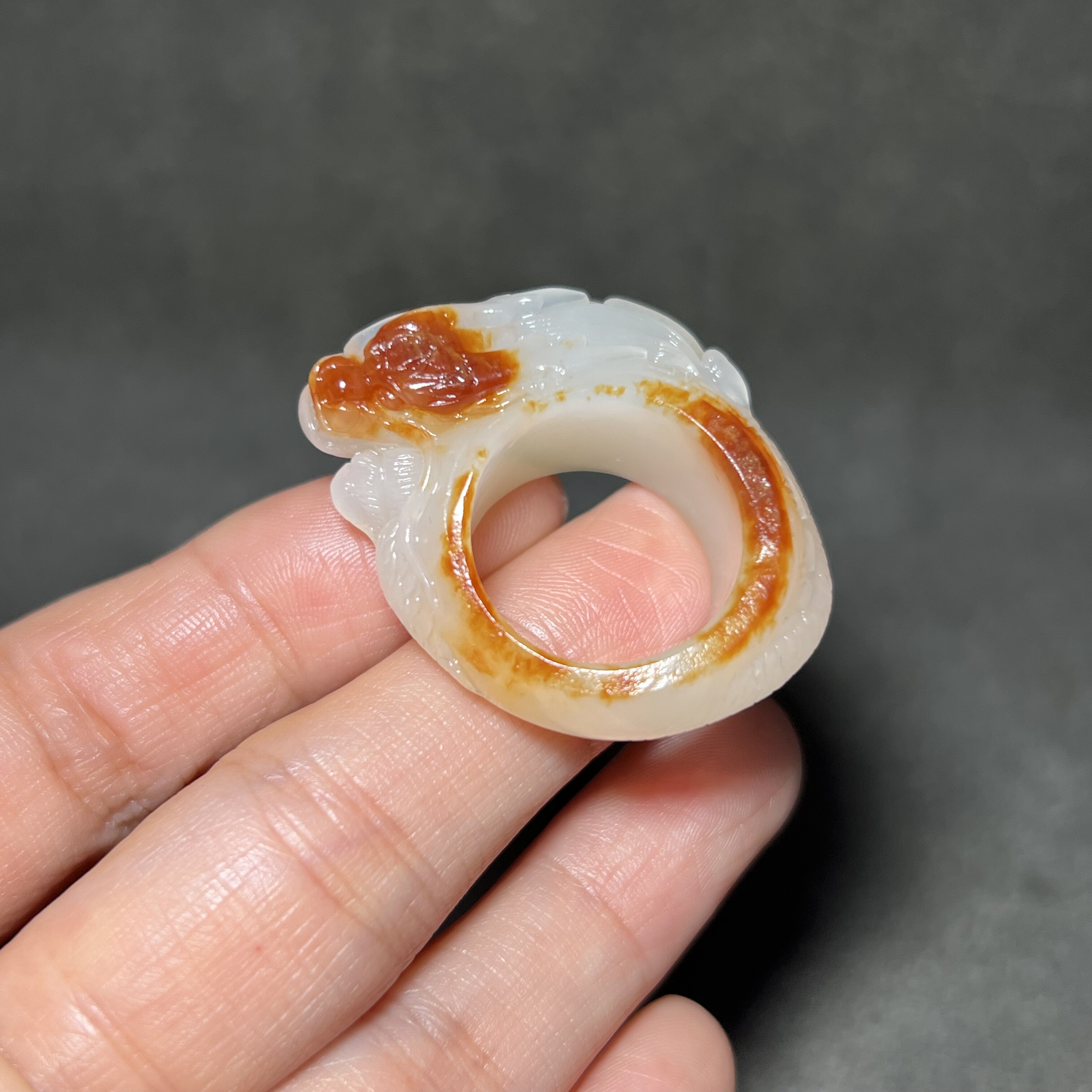 新疆和田玉籽料龙戒圈18mm苏工精品男女款玉器戒指玉坠满皮红皮