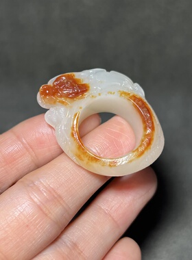 新疆和田玉籽料龙戒圈18mm苏工精品男女款玉器戒指玉坠满皮红皮