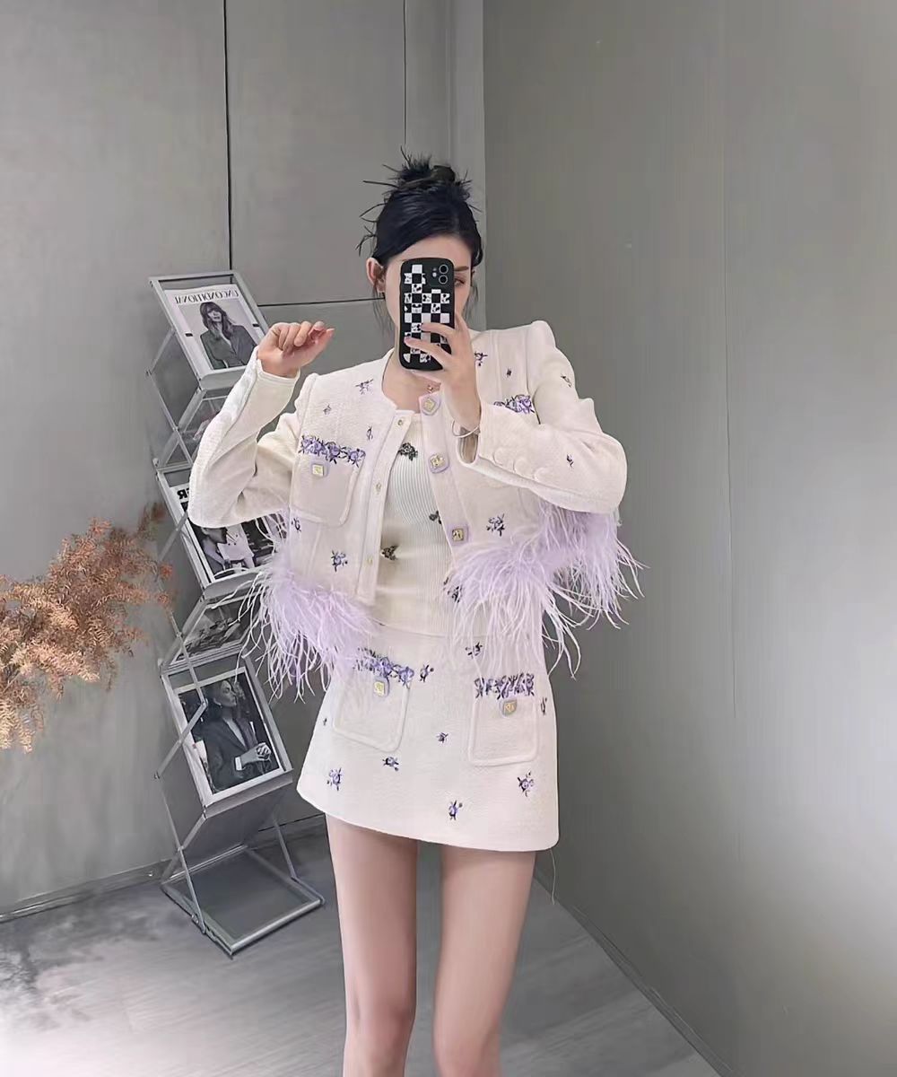 羽毛拼接刺绣小香风套装