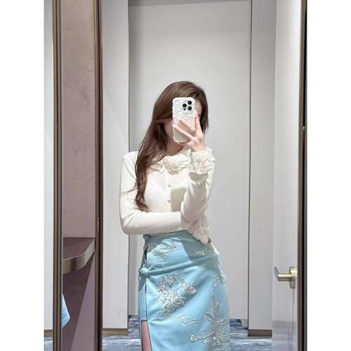 冬季新款时髦气质设计感荷叶边修身长袖针织开衫上衣GFC2411275