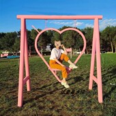 公园景区网红打卡设施儿童实木户外亲子爱心秋千景区造景拍照摆件