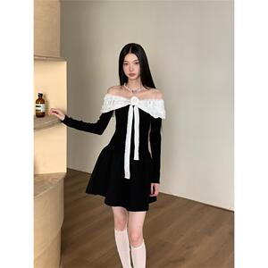 一字肩蕾丝拼接长袖连衣裙女秋纯欲甜美气质收腰公主a字露肩短裙