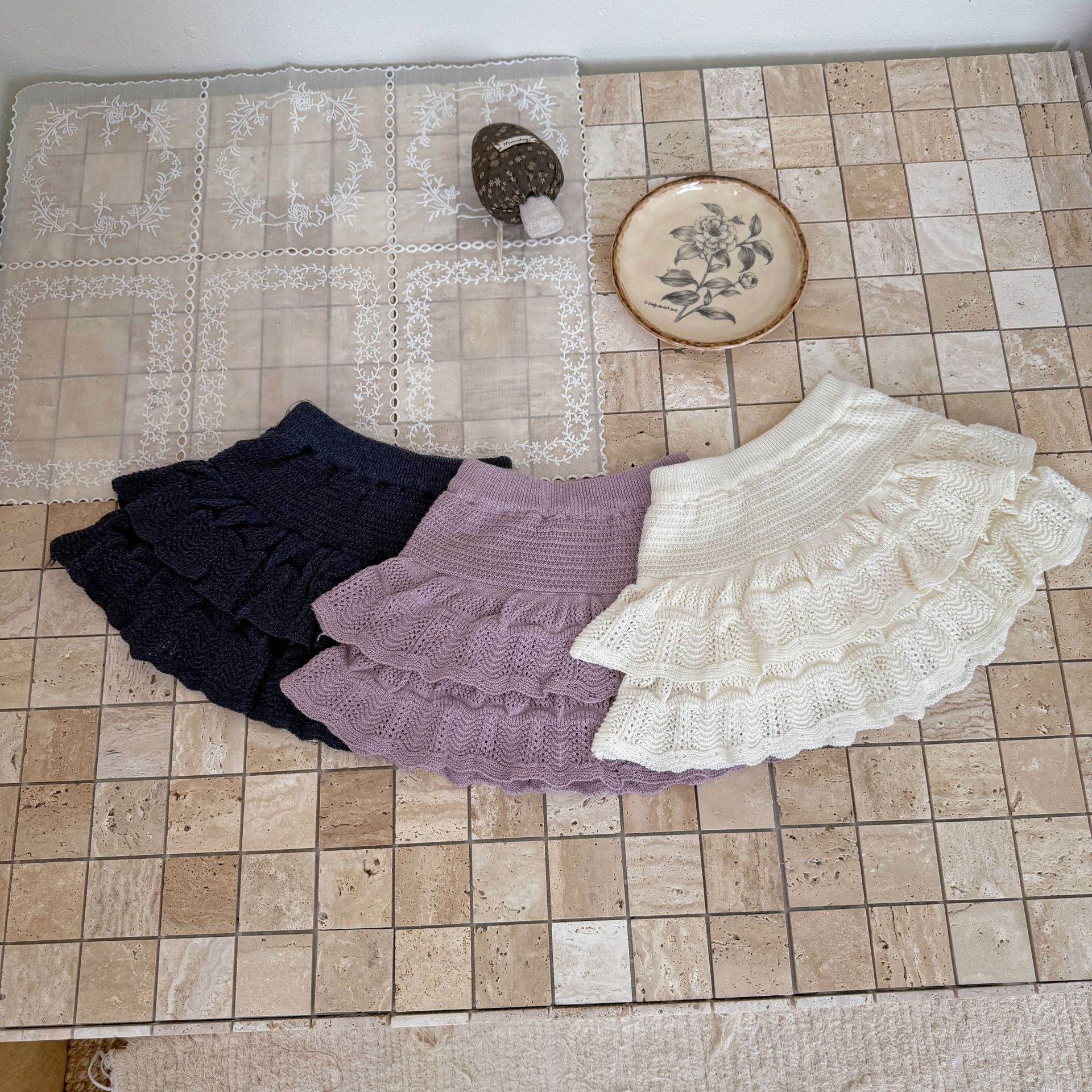 Cutemily秋冬女童复古百搭荷叶边针织半裙 女宝宝可爱蛋糕短裙裤