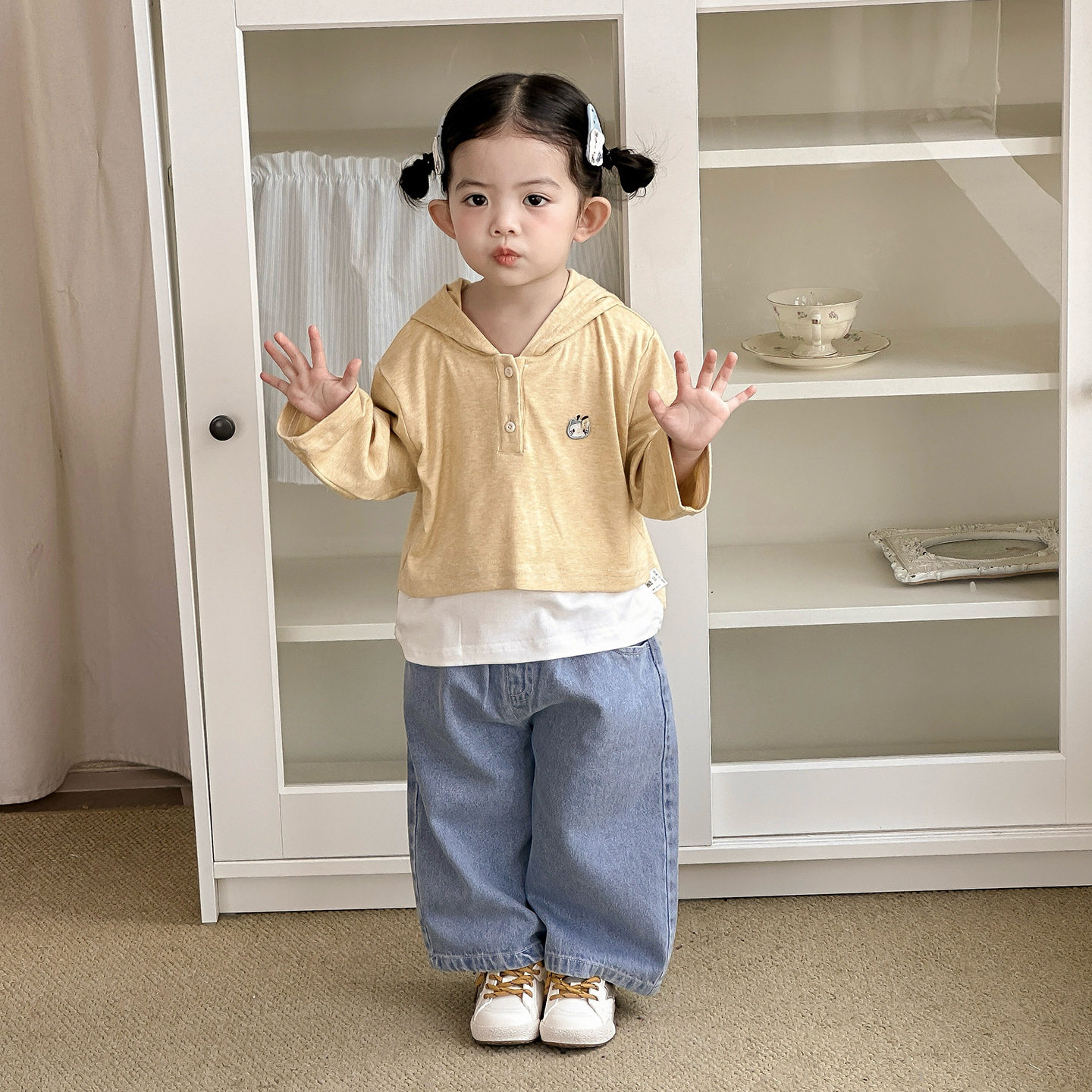 春季新款婴幼儿假两件上衣套装女宝宝连帽衫牛仔阔腿裤两件套