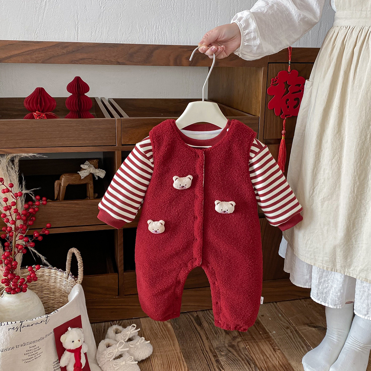 三折专区冬季婴幼儿加绒加厚毛毛连体衣套装宝宝卫衣背带裤两件套