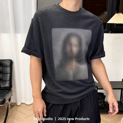 慵懒风迷雾印花厚实绒面短袖T恤