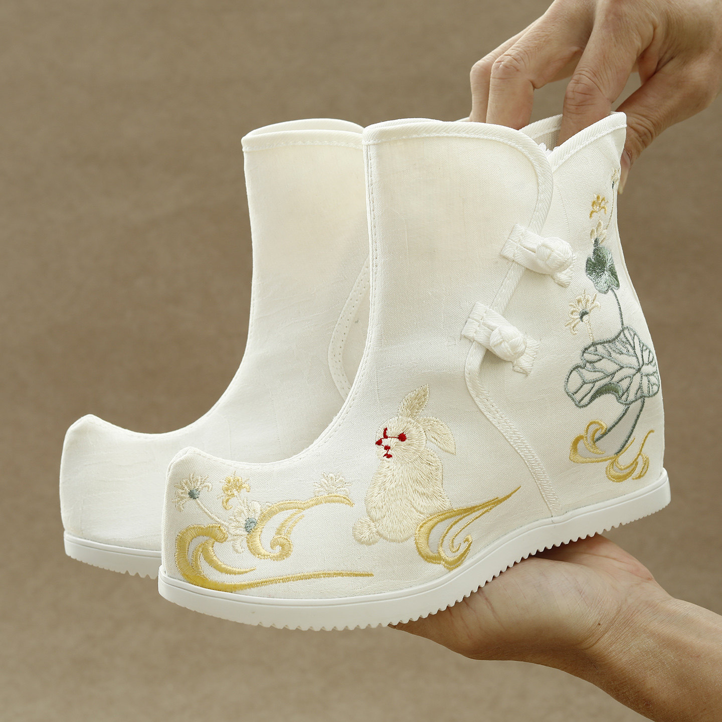 冬季新款古风汉服鞋民族风短筒靴绣花布鞋布女靴套脚翘头高跟鞋子