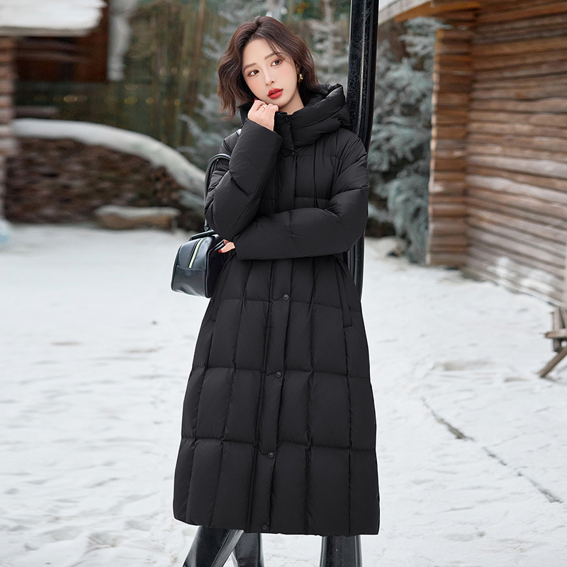 高级感长款连帽羽绒服女