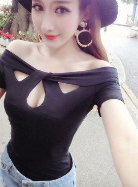 2025夏季新款韩版性感一字领上衣女短袖个性挖洞低胸紧身打底衫潮