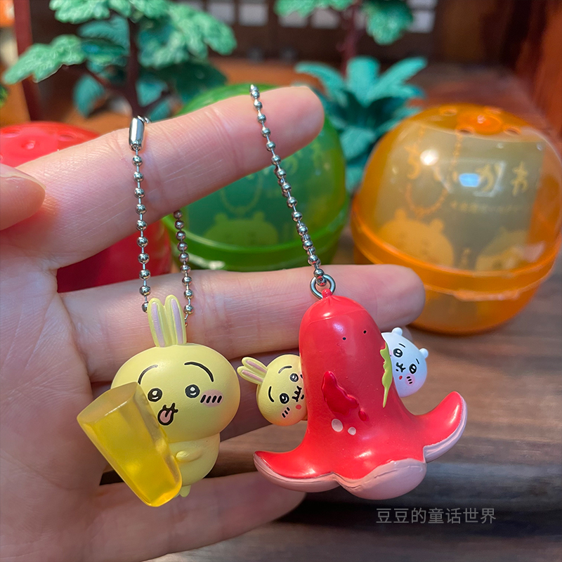 奇谭chiikawa自嘲熊挂件扭蛋