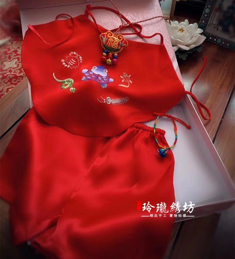 苏绣婴儿肚兜套装桑蚕丝面料手工刺绣宝宝肚兜满月礼物端午节肚兜