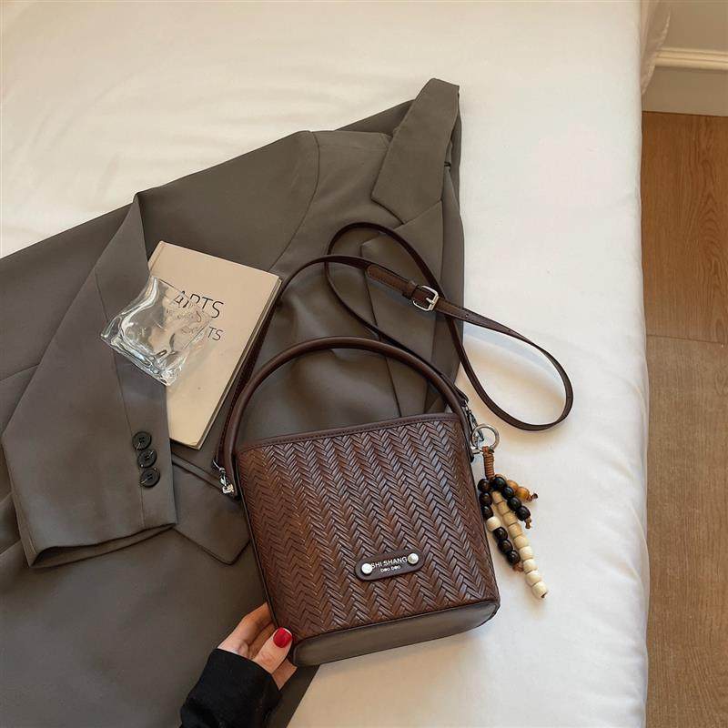 2025新款时尚百搭草编斜挎单肩腋下包高级感手提编织水桶包,箱包皮具/热销女包/男包,通用款女包,淘宝优惠券,粉丝福利购,淘宝优惠卷