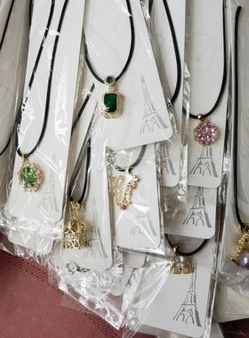 吊坠项链库存清仓批发夜市摆摊亏本处理300条一手走高保色饰品