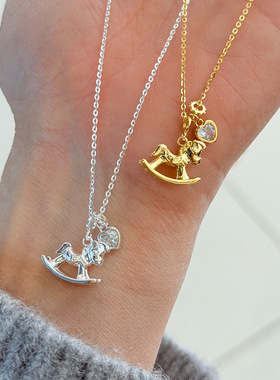 s925纯银爱心锆石木马项链女简约小众设计轻奢小巧精致心形锁骨链