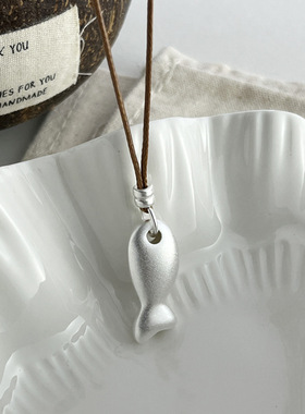 通体s925纯银小鱼棕绳项链女简约哑光工艺时髦百搭个性长款毛衣链