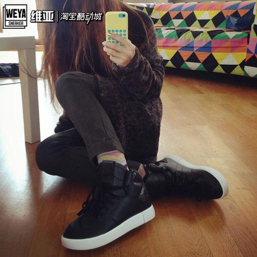 阿迪达斯三叶草高帮运动板鞋女鞋