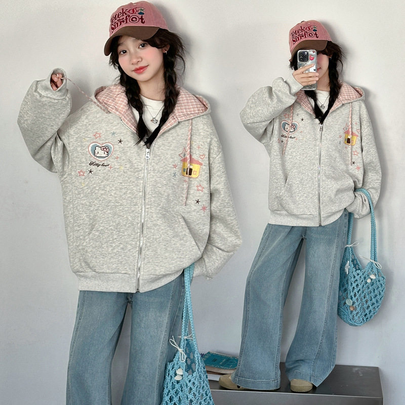 女童外套春季2026新款休闲运动儿童卡通绣花连帽卫衣开衫风衣春秋