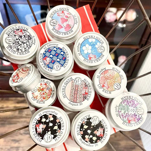 化妆堂滋润补水生日护手霜