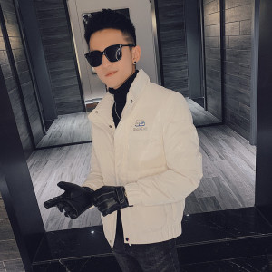 社会小伙保暖羽绒服亮面镭射印花时尚夹克外套 2 Y8017-P158控208图片