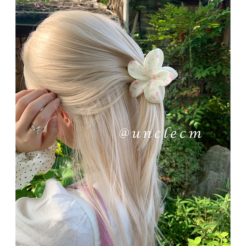 韩系碎花格纹鸡蛋花抓夹女