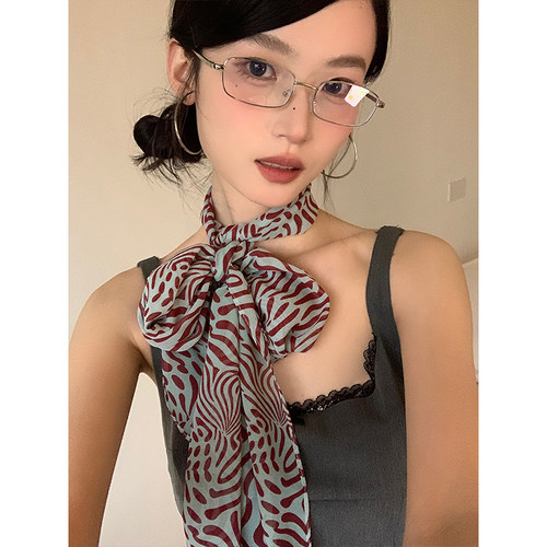 高级感港风复古豹纹丝巾女