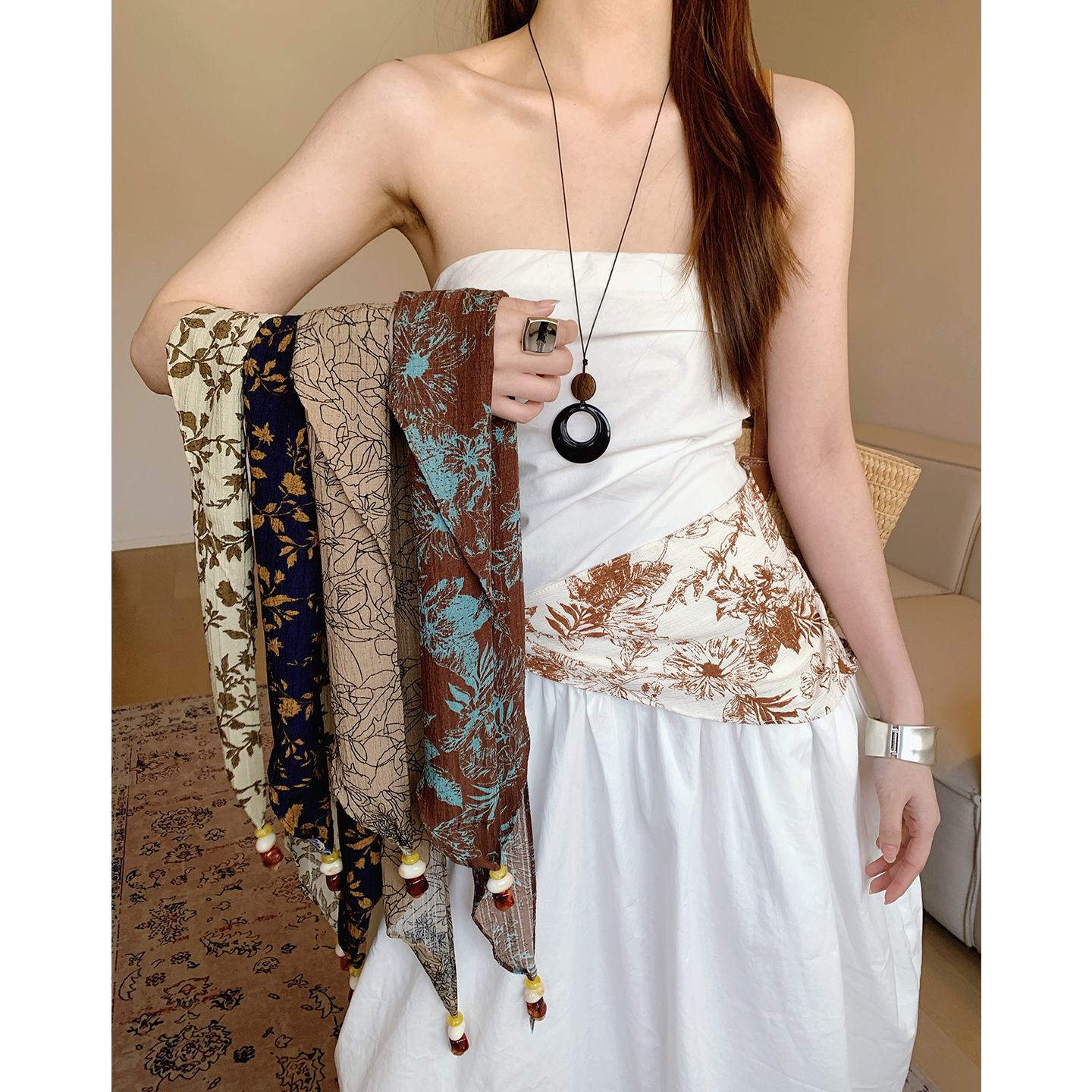 高级感串珠系脖丝巾女士2026新款长条围巾项链搭配衬衫领巾屁帘潮