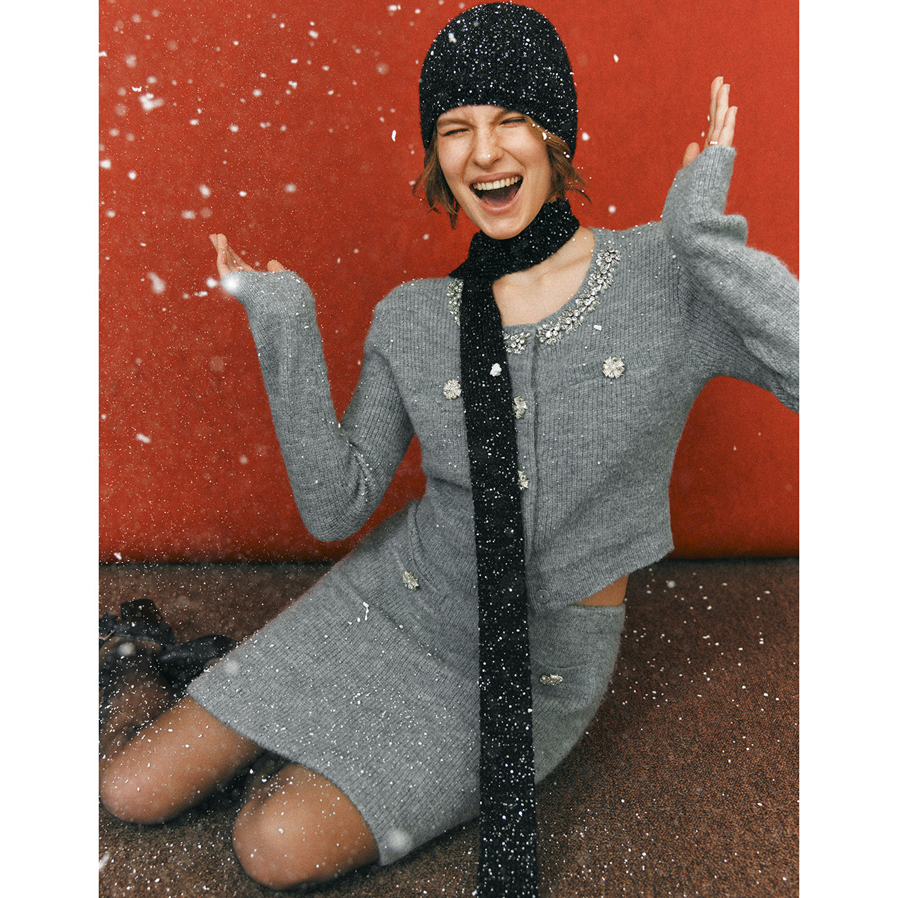 【懒人版高光时刻】手工镶钻短款针织开衫+松紧腰包臀A字半裙套装,女装/女士精品,时尚套装,淘宝优惠券,粉丝福利购,淘宝优惠卷