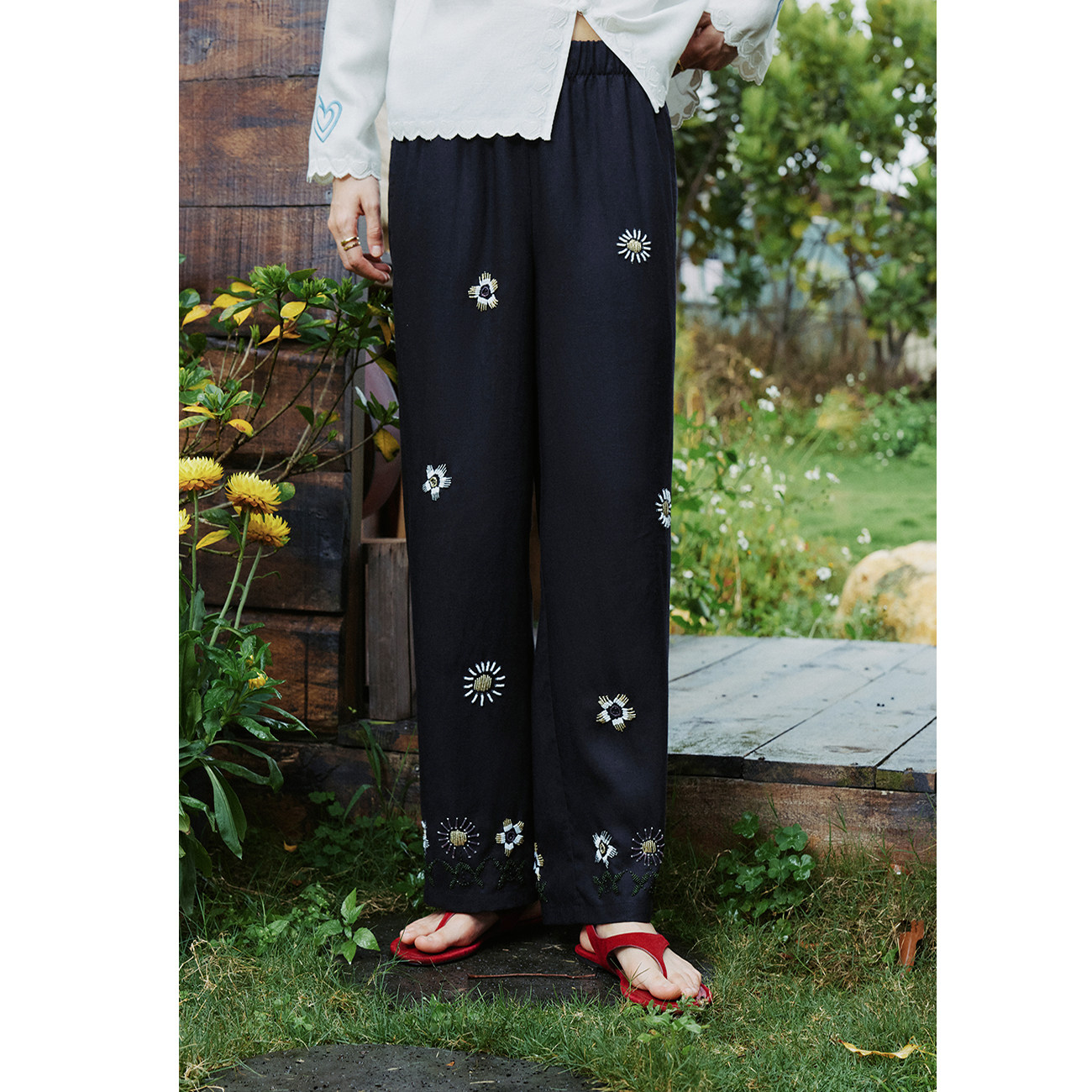 【手工的温度】定位串珠亚麻裤 小雏菊珠绣松紧腰直筒显瘦休闲裤