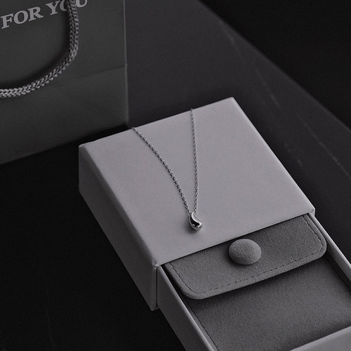 SU3设计师挎包桶包PU皮简约时尚