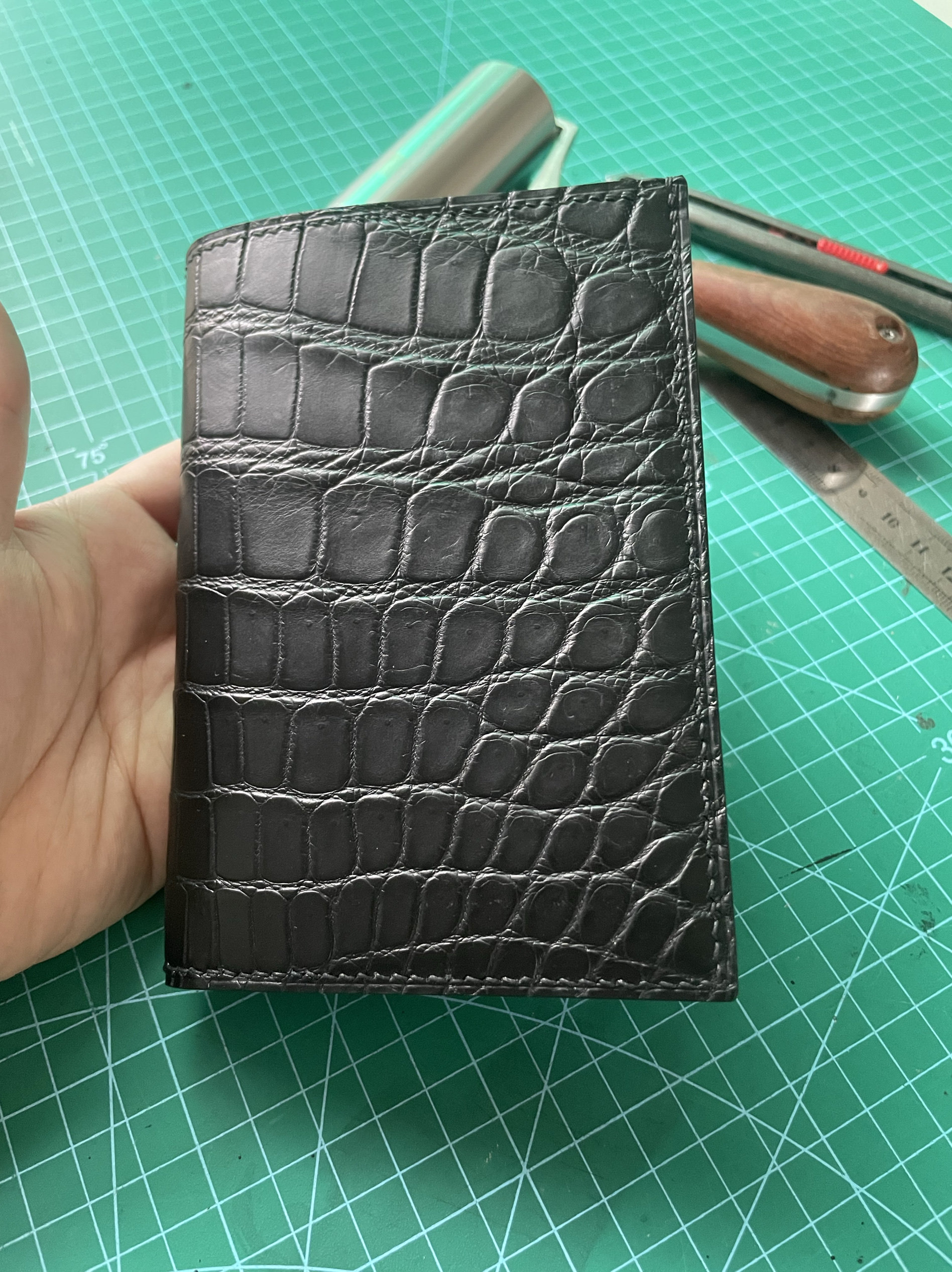 尼罗鳄鱼皮护照夹手工卡包多功能护照保护套大钞位卡包钱包护照夹