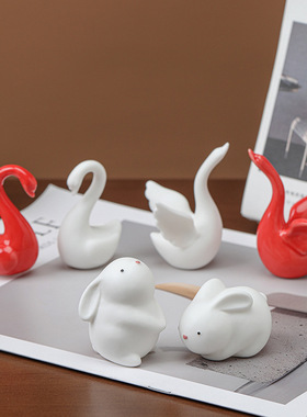 白瓷创意情侣天鹅家居装饰兔子摆件桌面陶瓷工艺品新房结婚小摆件