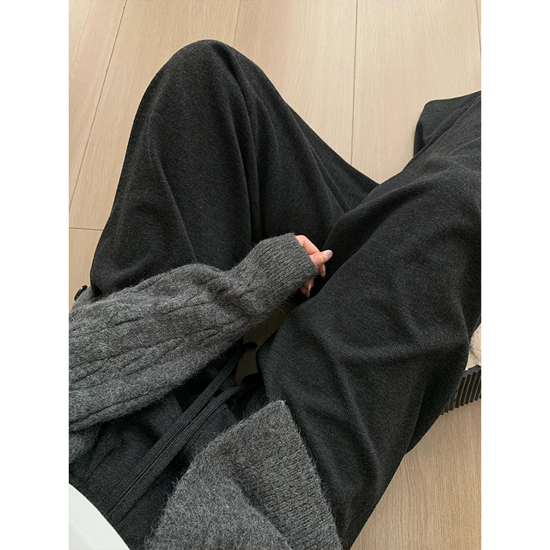 直接炸裂奶fufu的黑灰色糯米裤